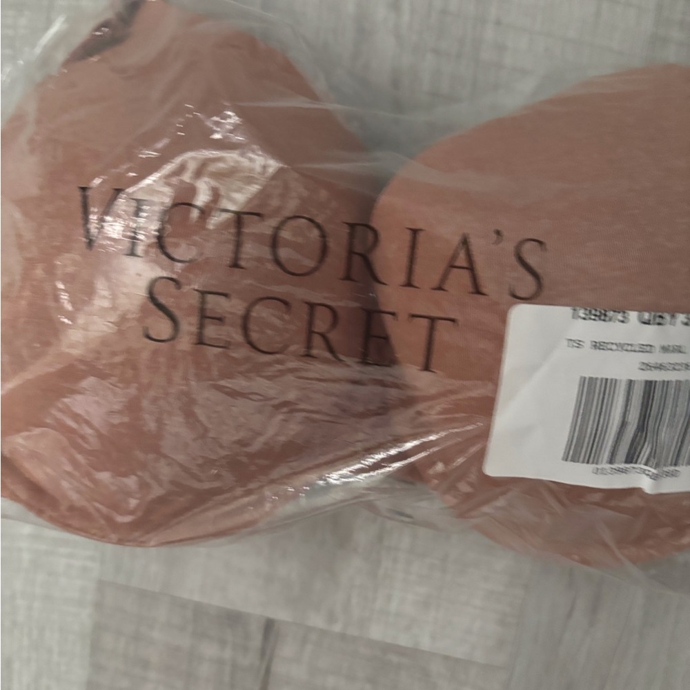 Victoria's Secret Women's T-shirt collection 38D